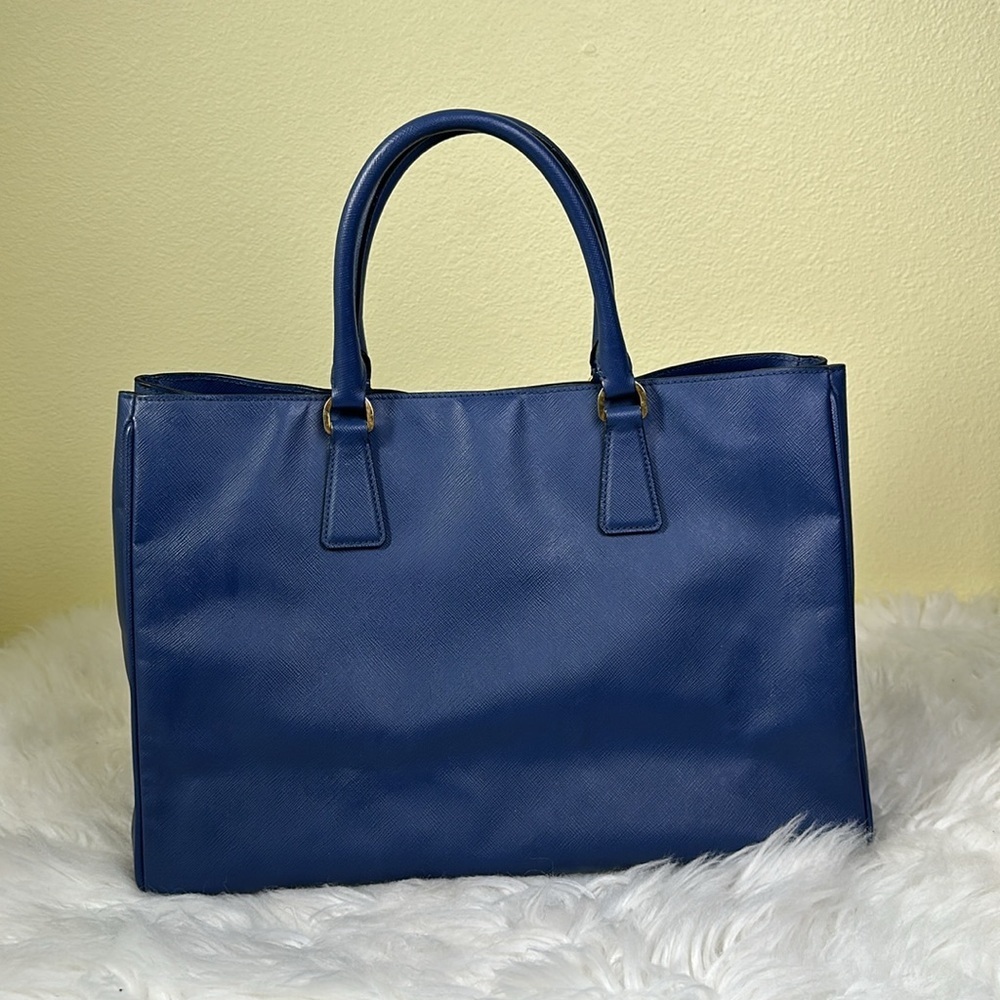 💯Authentic Prada Saffiano Lux Galleria Tote🍀 - Picture 7 of 17